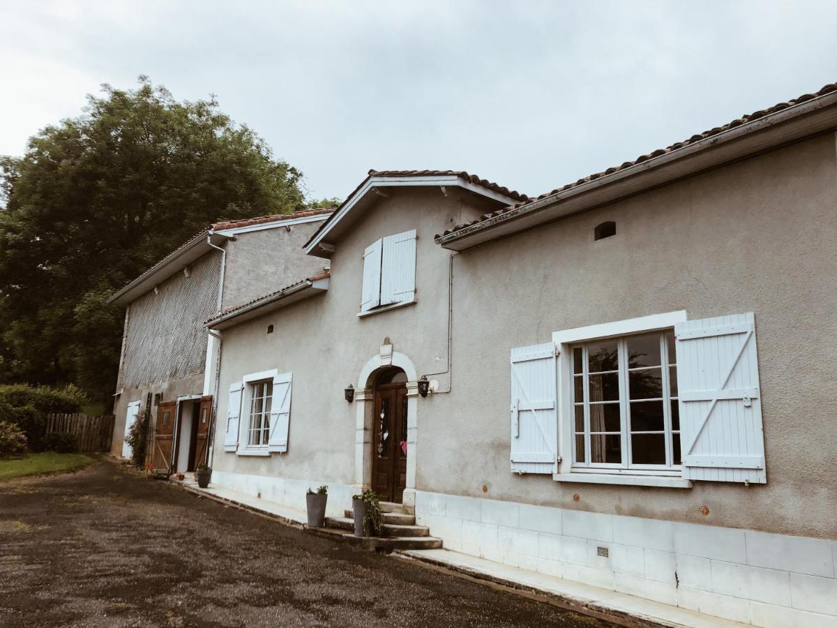 Chez Mamie Jo A La Campagne Panzió Ponlat-Taillebourg Kültér fotó
